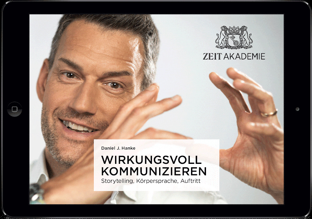 Bild eines Online-Kurses mit dem Titel 'Wirkungsvoll kommunizieren' von der Zeit Akademie. Der Kurs behandelt Storytelling, Körpersprache und Auftreten. Auf einem Tablet-Bildschirm ist ein Mann mit Gesten zu sehen.