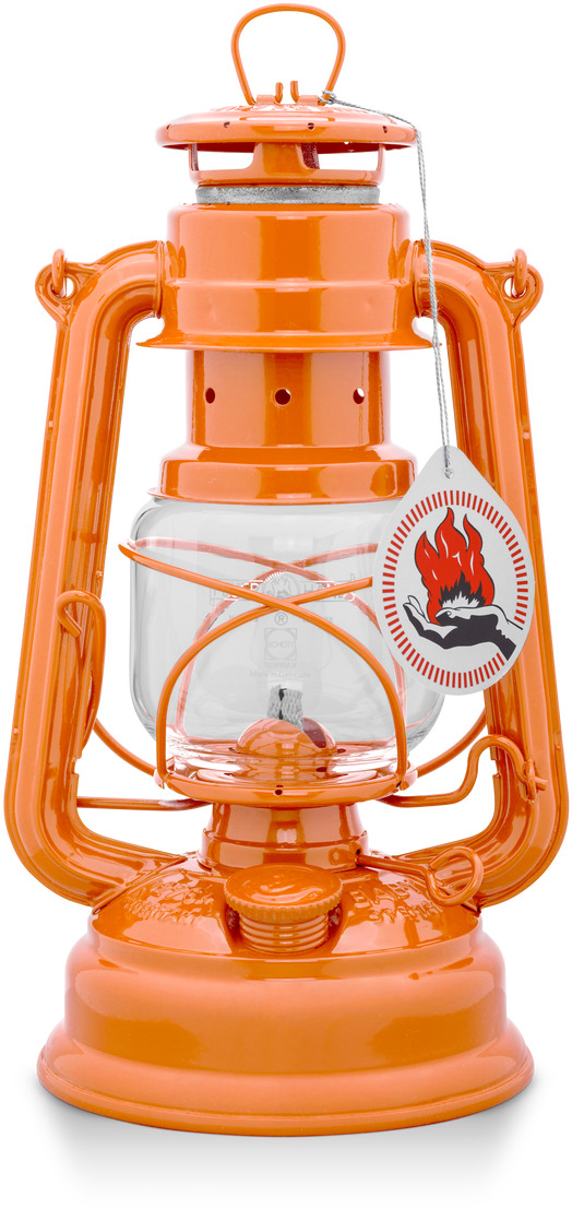 Orangefarbene Sturmlaterne aus Stahl mit einem klassischen Design. Die Laterne ist robust konstruiert, hat einen Glaszylinder und eignet sich für Outdoor-Aktivitäten, Camping und dekorative Zwecke.