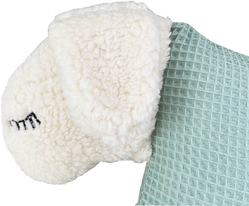 Ein weiches Kuscheltierkissen in Form eines Schafes mit einem flauschigen weißen Schafkopf und einer hellgrünen, karierten Decke. Perfekt als Spielzeug oder Dekorationsgegenstand für Kinderzimmer oder Schlafzimmer.
