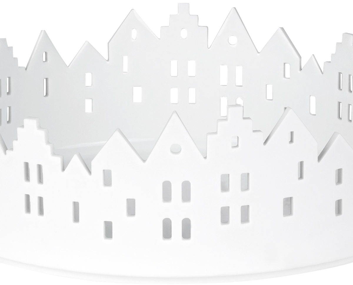 Weiße Metallschale mit ausgestanzter Stadtsilhouette von Wohnhäusern in moderner, dekorativer Optik, geeignet als stilvolles Deko-Element für verschiedene Anlässe.
