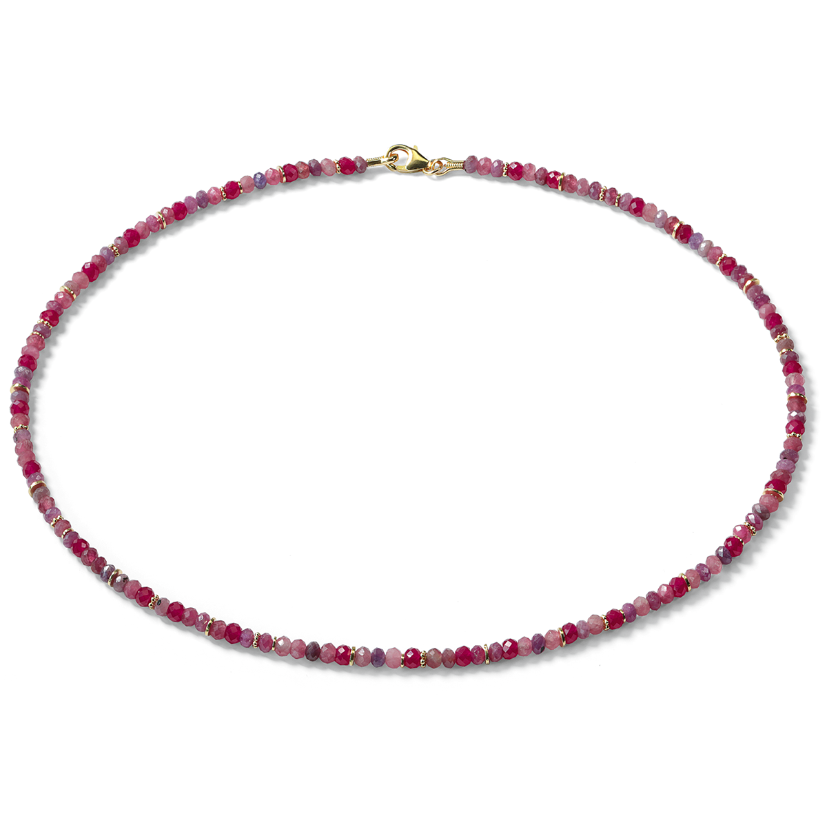 Filigranes Collier des Schmucksets »Marla« von Ars mundi, gefertigt aus facettierten Turmalin- und Korund-Perlen in Rottönen mit kleinen vergoldeten Elementen. Ein elegantes, rund geschlossenes Schmuckstück mit goldfarbenem Verschluss, das dezente Akzente setzt.