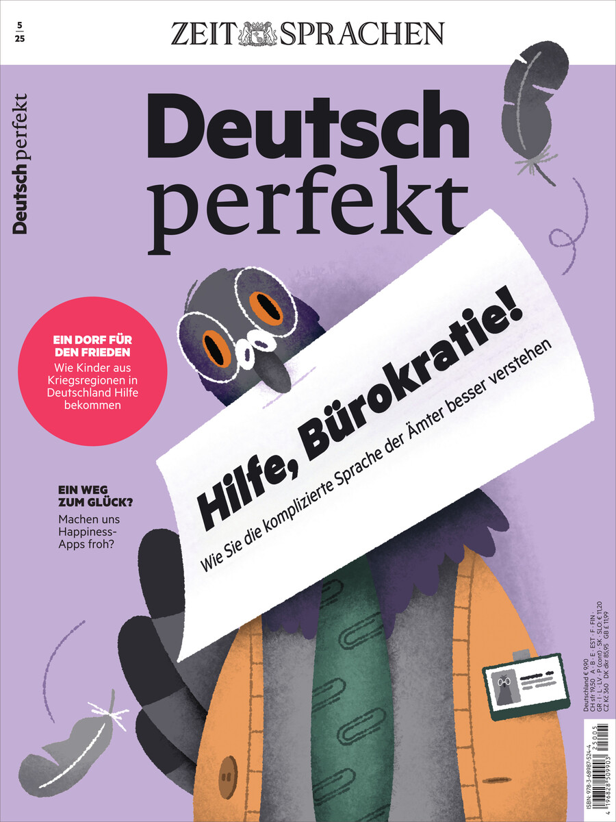 Cover des Magazins 'Deutsch perfekt' Ausgabe 5/2025 mit einer grafischen Darstellung eines Vogels, der ein Schild mit der Aufschrift 'Hilfe, Bürokratie!' hält. Verschiedene Farben sind im Design enthalten, darunter Violett, Schwarz, Weiß, Orange und Grau.