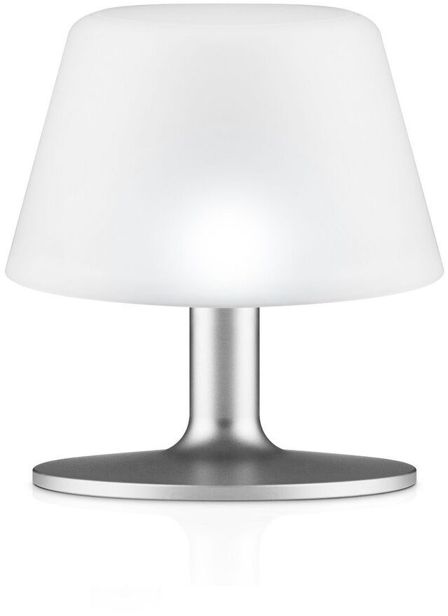 Solar-Tischlampe SunLight mit weißem Lampenschirm und silbernem Fuß, ideal für moderne und nachhaltige Beleuchtung im Innen- und Außenbereich.