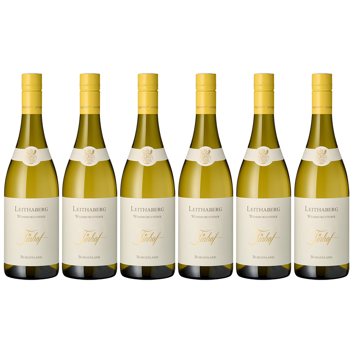 Sechs Flaschen Weißburgunder Leithaberg vom Weingut Tinhof sind nebeneinander aufgereiht vor weißem Hintergrund. Die Weinflaschen sind mit cremefarbenen Etiketten und Kapseln versehen, die den Namen und die Herkunft des Weins zeigen.