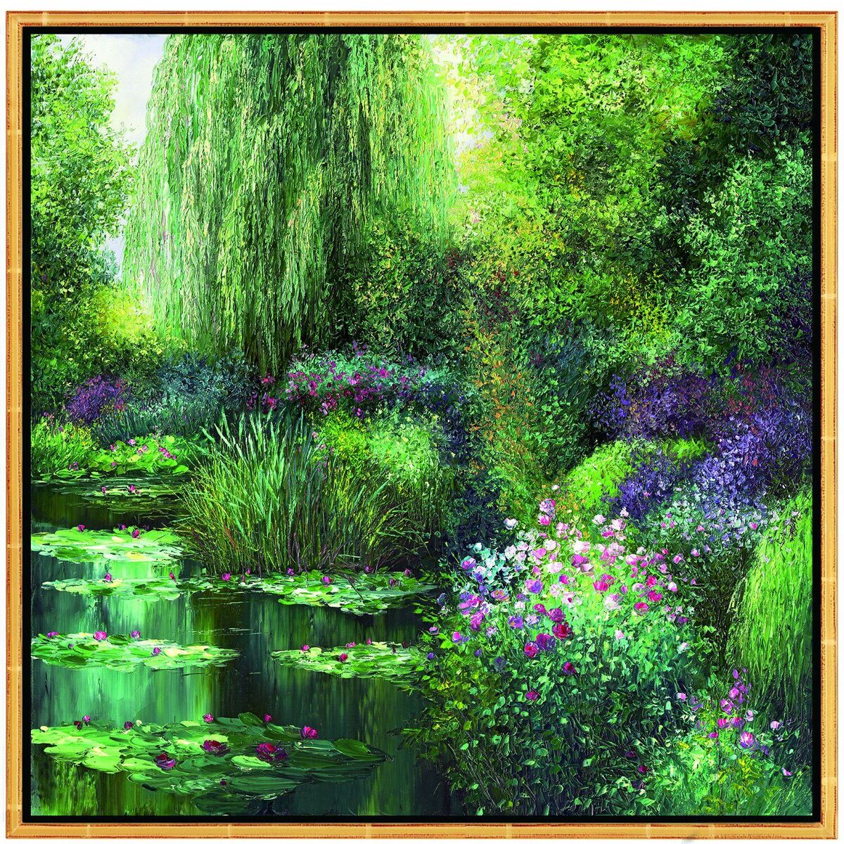 Ein impressionistisches Gemälde von Jean-Claude Cubaynes zeigt eine idyllische Gartenszene in Giverny im Mai mit üppiger grüner Vegetation, bunten Blüten und einem ruhigen Teich mit Seerosen.