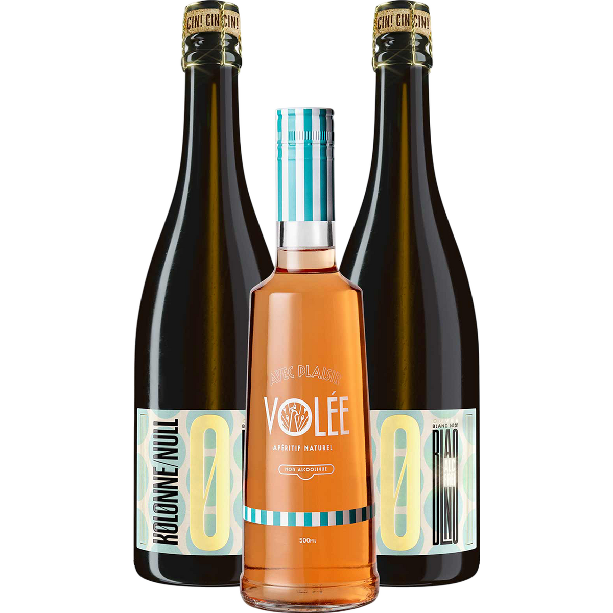 Auf dem Bild sind zwei schwarze Sektflaschen mit hellen Etiketten und eine Flasche mit roséfarbenem Getränk der Marke 'Volée' im Vordergrund zu sehen. Die drei Flaschen stehen nebeneinander auf weißem Hintergrund und gehören zu einem alkoholfreien Berlin Spritz Bundle.