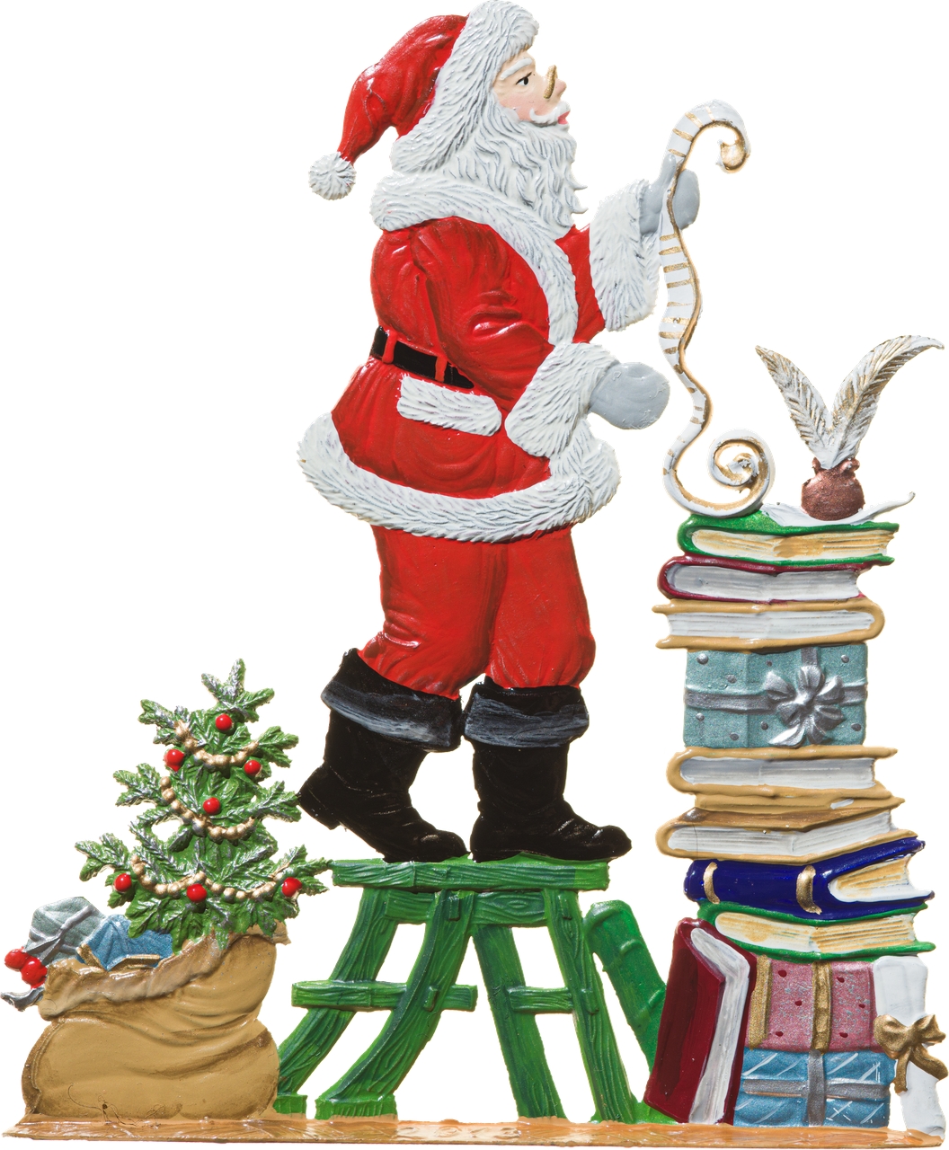 Zinnfigur eines Weihnachtsmanns mit rotem Mantel und weißem Bart, der auf einem grünen Hocker steht und eine Wunschliste hält. Neben ihm stapeln sich bunte Bücher, ein Tintenfass mit Feder, ein festlich geschmückter kleiner Weihnachtsbaum und ein Sack mit Geschenken. Die Szene ist detailreich und farbenfroh gestaltet und eignet sich als Dekoration für die Weihnachtszeit.