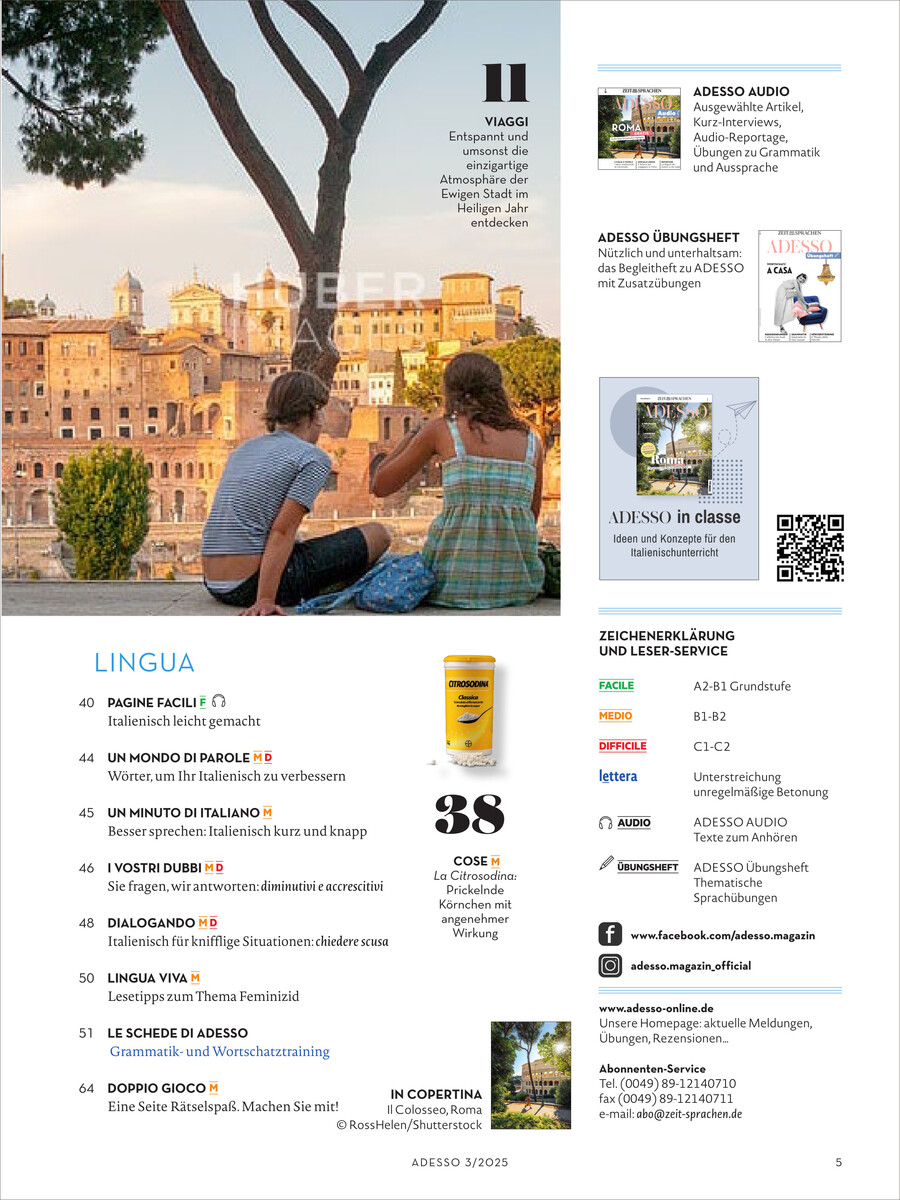 Eine Seite eines Magazins mit dem Titel Adesso Magazin 3/2025, dargestellt sind ein Paar, das auf einer Mauer sitzt und auf antike römische Gebäude schaut. Im Hintergrund sieht man das Forum Romanum. Enthalten sind außerdem Textabschnitte zu Themen wie Sprache und Reisen.