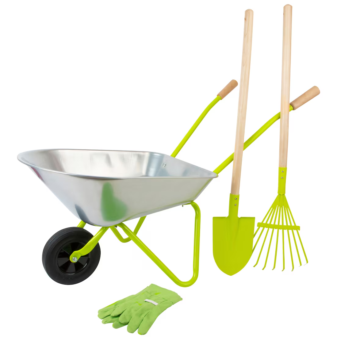 Das Bild zeigt ein Set bestehend aus einer silbernen Kinder-Schubkarre mit grünem Rahmen und schwarzem Reifen, einem gelben Spaten, einem gelben Rechen mit Holzstielen und einem grünen Paar Gartenhandschuhe. Das Set eignet sich für Kinder ab 3 Jahren zur Gartenarbeit.