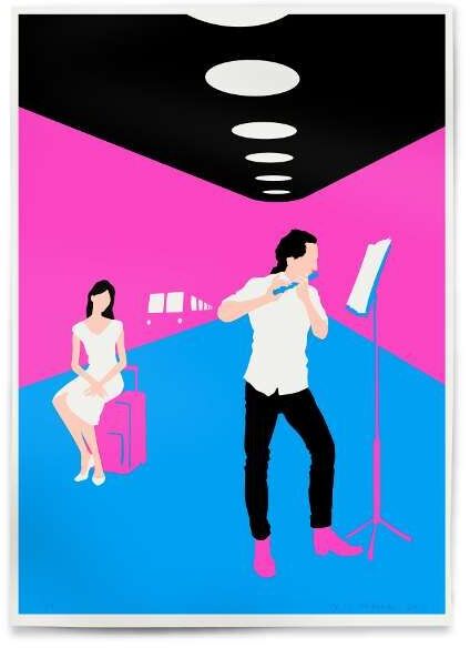 Ein Pop Art Kunstdruck der »Edition der WELTKUNST« zeigt eine Szene mit zwei Menschen in einem abstrakten Raum. Eine Person sitzt links mit einem rosa Koffer, während eine andere Person rechts im Bild eine Flöte spielt und auf einen Notenständer schaut. Der Hintergrund ist in kräftigen Blau- und Pinktönen gehalten und wird durch schwarze und weiße Akzente ergänzt.